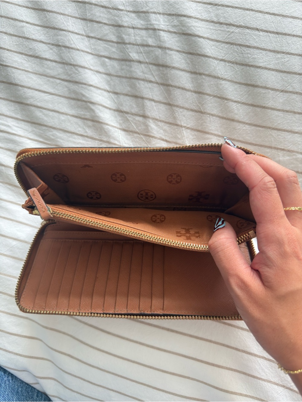 Tory Burch Luggage Brown Saffiano Zip-Around Wallet with Gold Logo - Picture 2 of 4